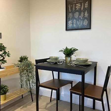 Appartement Awesome Refurbished 1 Bed Flat Few Steps To High St ! - 2 East House à Epsom Extérieur photo