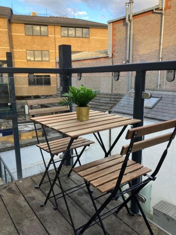 Appartement Awesome Refurbished 1 Bed Flat Few Steps To High St ! - 2 East House à Epsom Extérieur photo